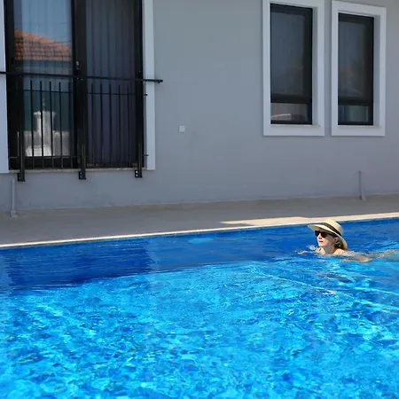 Ξενοδοχείο Bright House