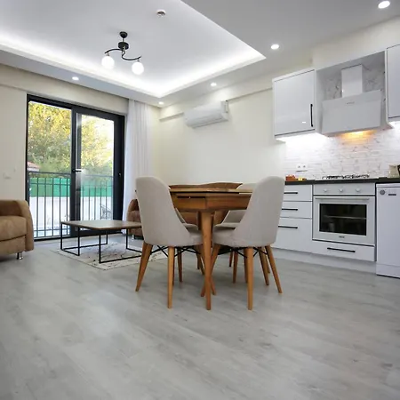 Bright House Hotell 5*