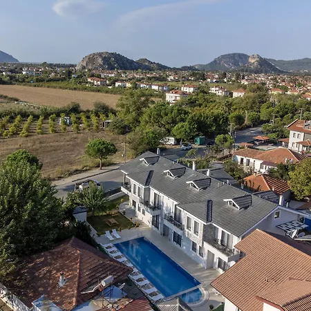 Bright House Hotell 5*