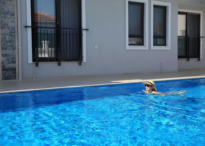 מלון Bright House